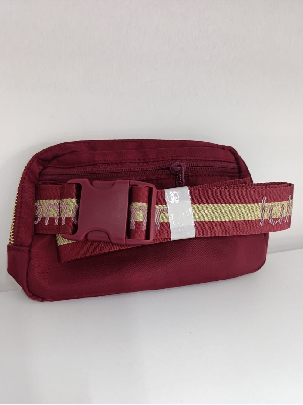 lululemon athletica Women's Burgundy belt bag ( brand new without tag) - Picture 2 of 2